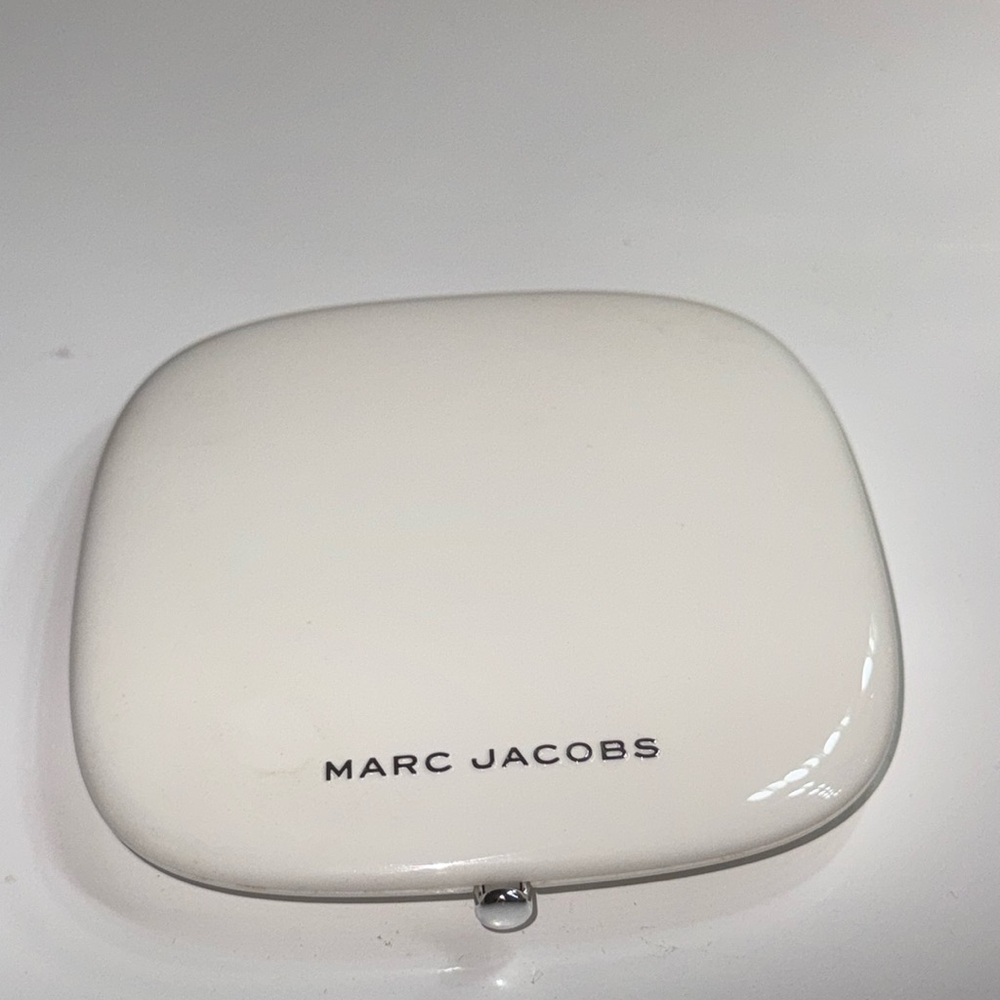 Discontinued Mark Jacobs omega bronzer in Tantric